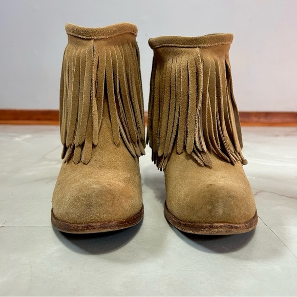 Frye Llana Fringe Boots Suede Leather Size 7.5 Tan Ankle Booties - Picture 2 of 7
